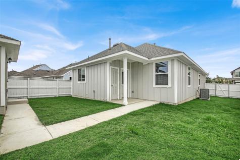 126 Huckleberry Lane Elgin TX 78621