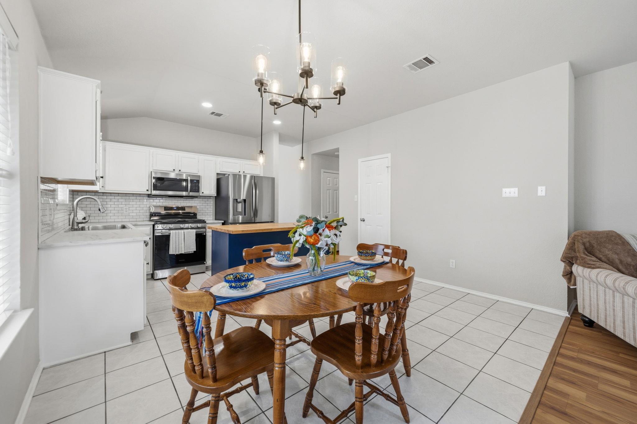 3704 Kissman Drive Austin TX 78728