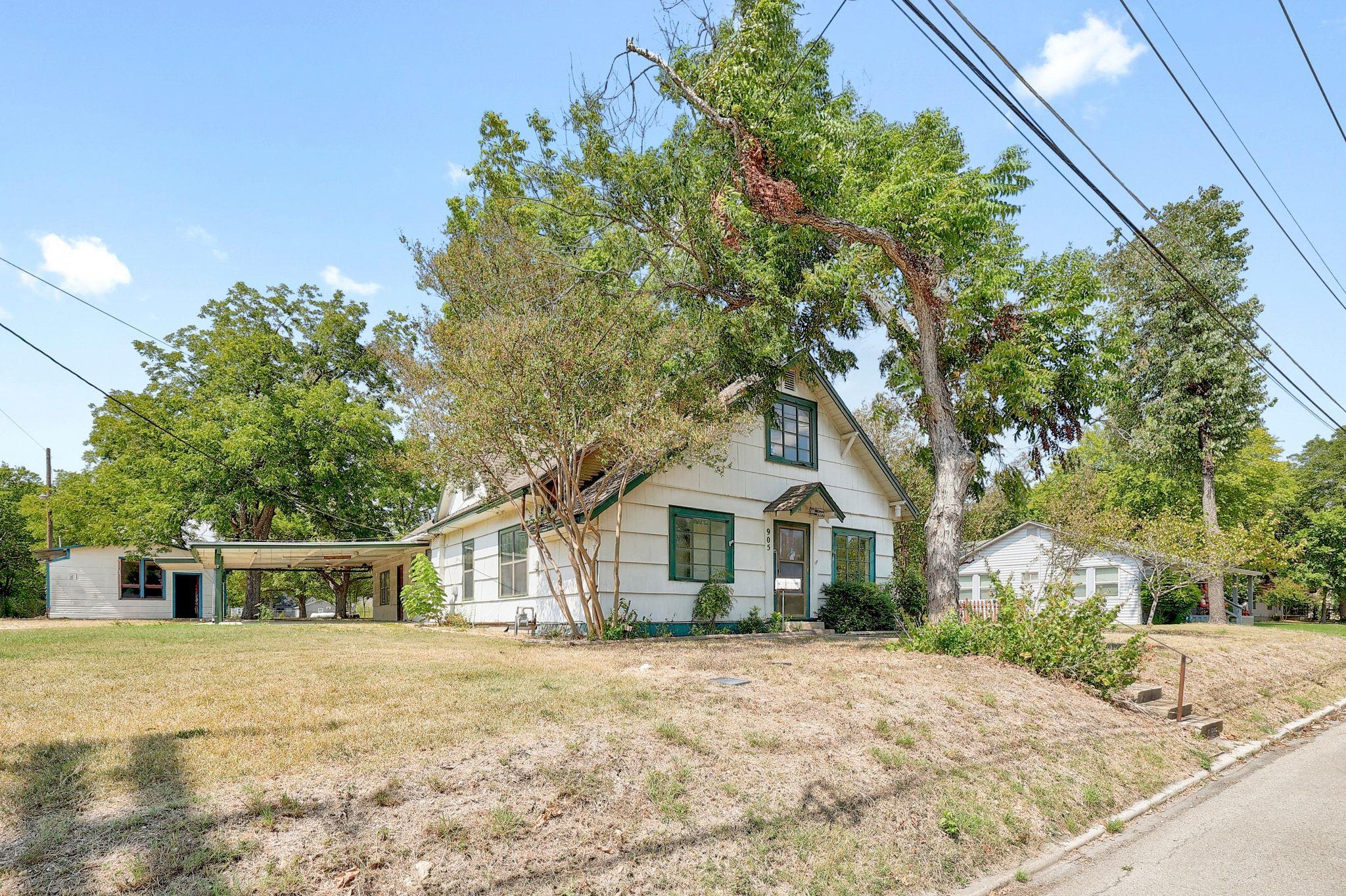 905 Kimbro Street Taylor TX 76574