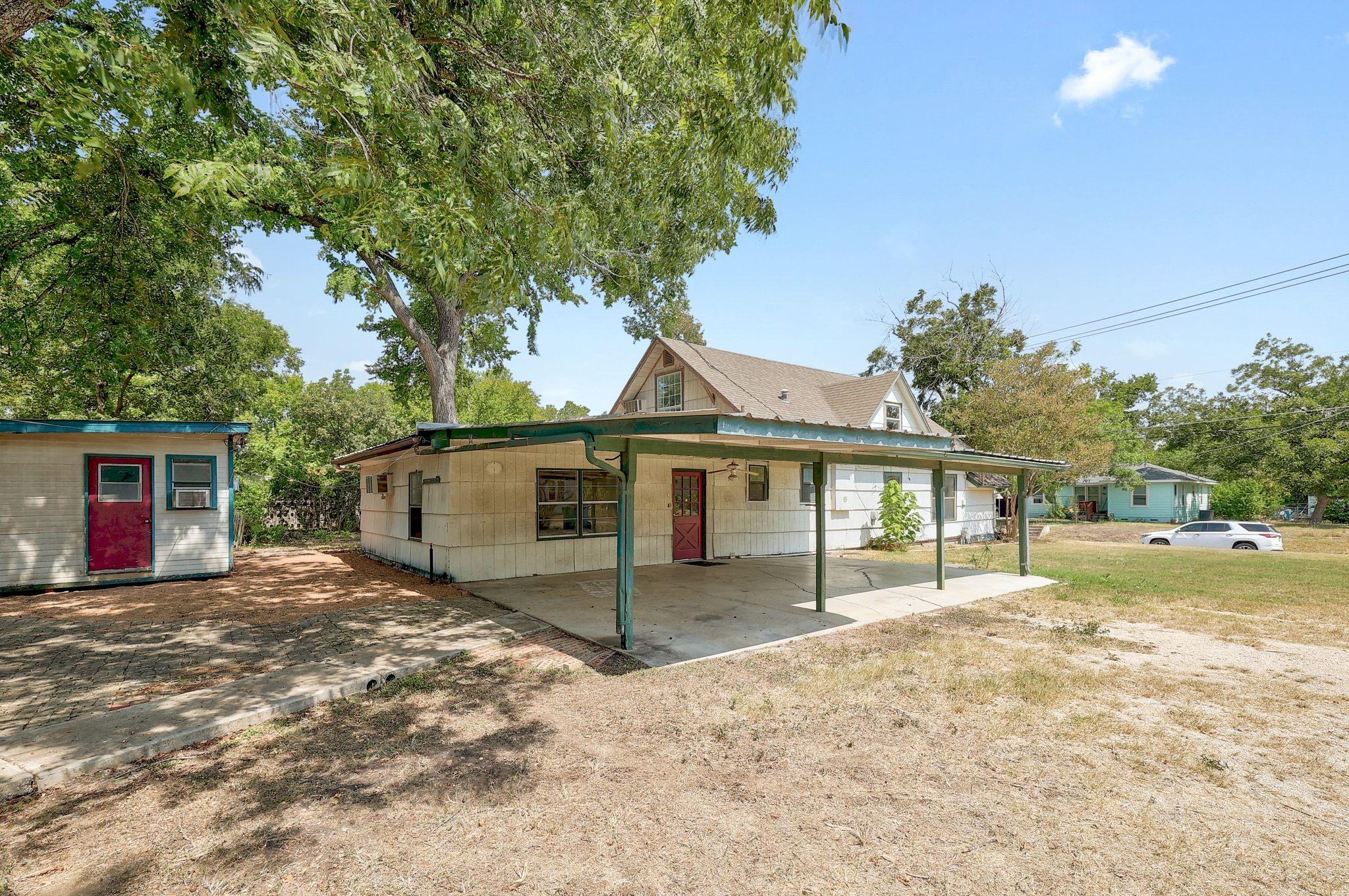 905 Kimbro Street Taylor TX 76574