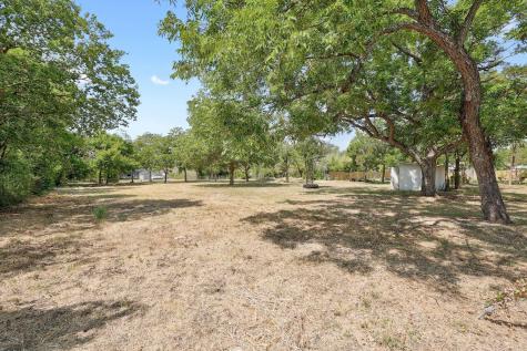 905 Kimbro Street Taylor TX 76574