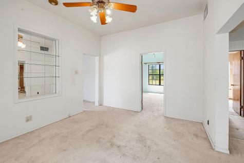 905 Kimbro Street Taylor TX 76574