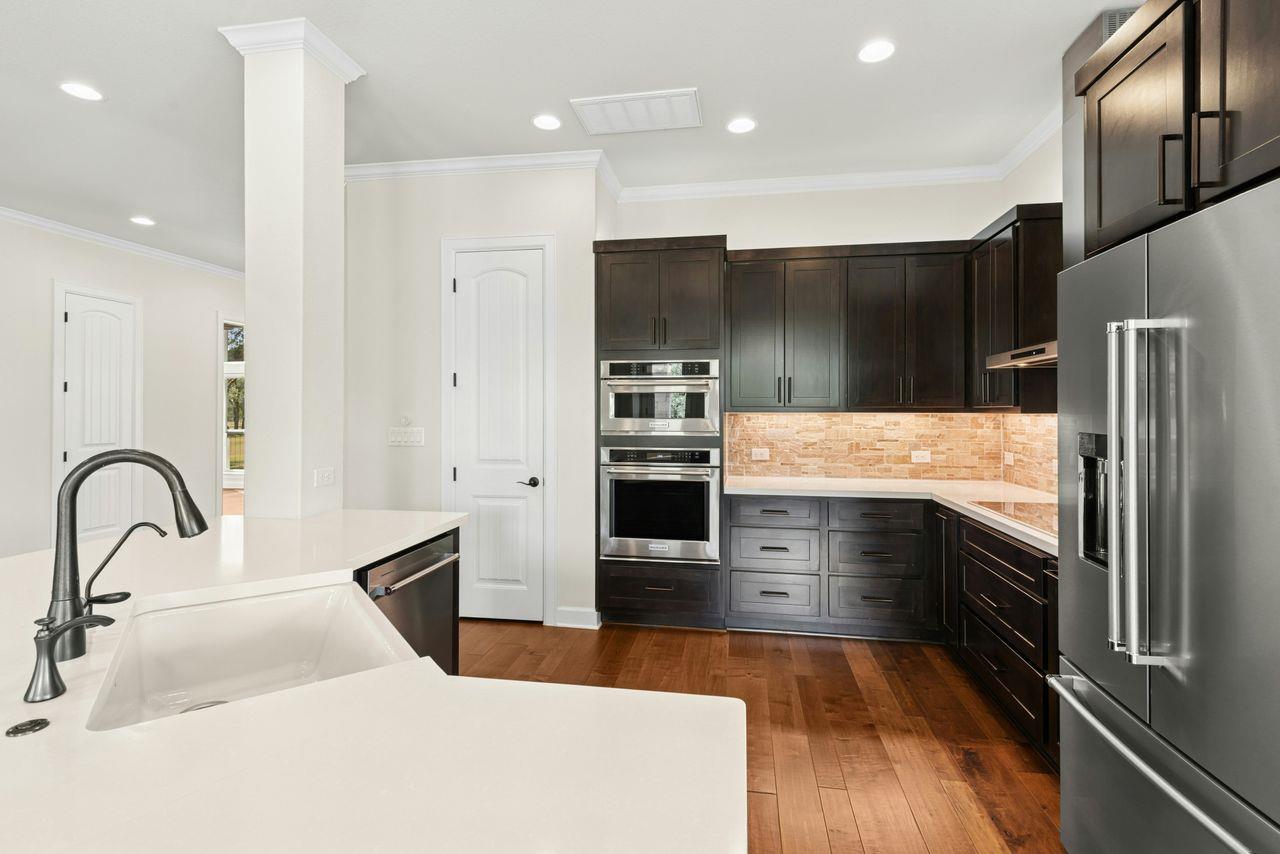 208 Double Horn Trail Spicewood TX 78669