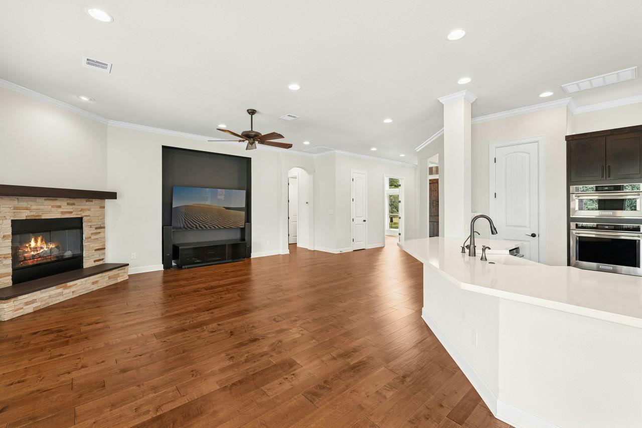 208 Double Horn Trail Spicewood TX 78669