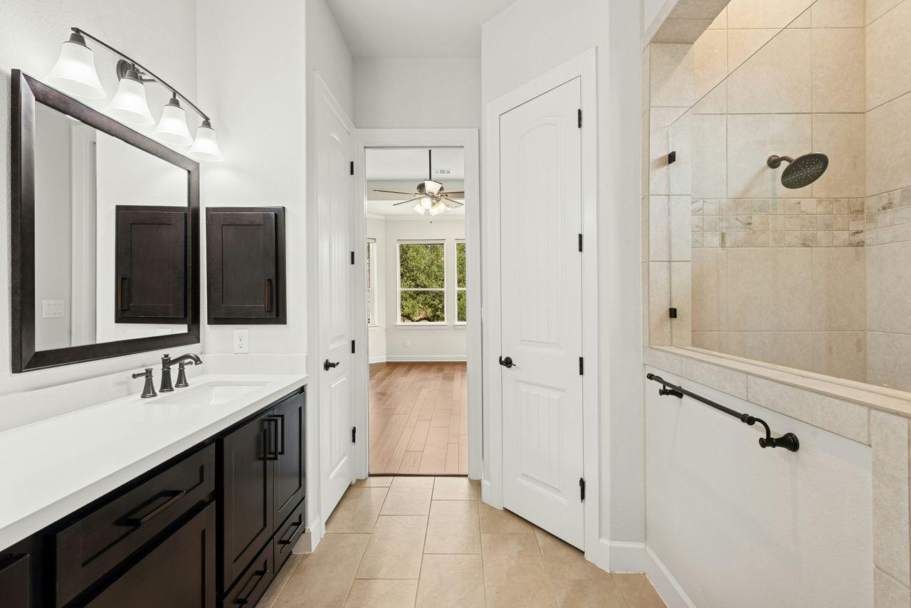 208 Double Horn Trail Spicewood TX 78669