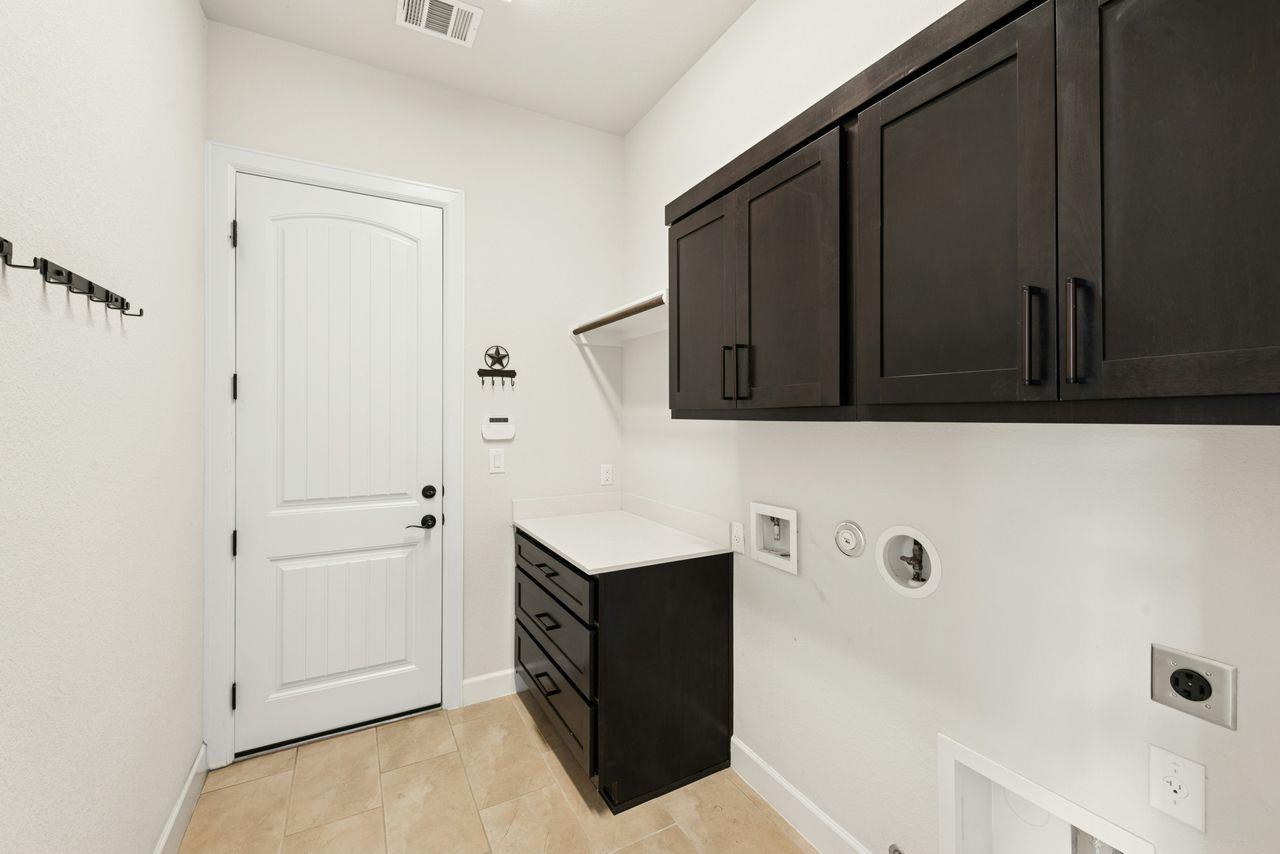 208 Double Horn Trail Spicewood TX 78669
