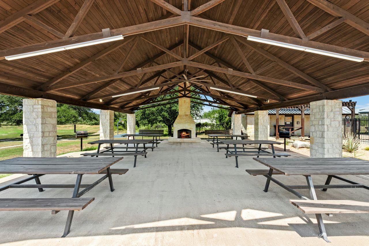 208 Double Horn Trail Spicewood TX 78669