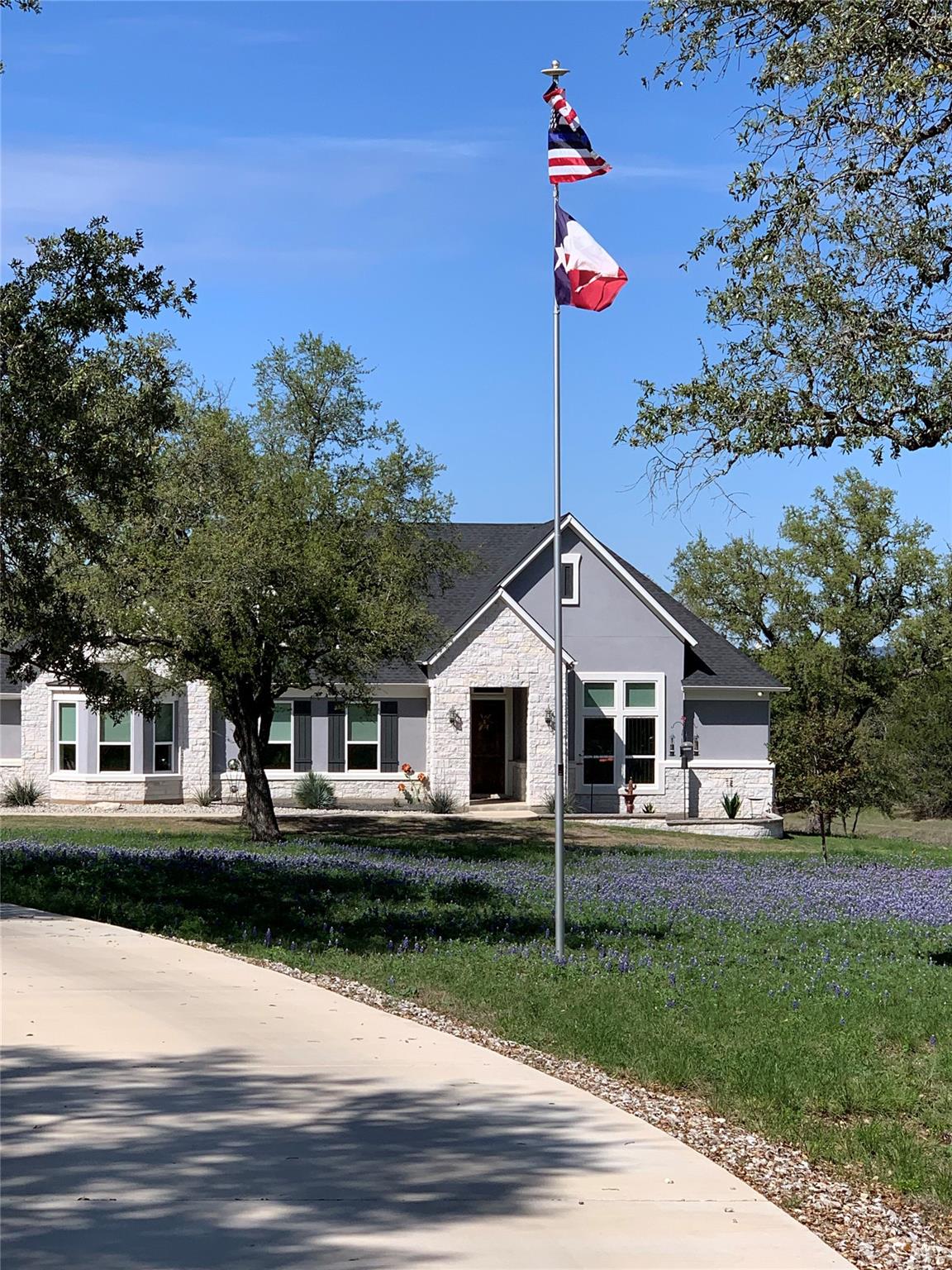 208 Double Horn Trail Spicewood TX 78669