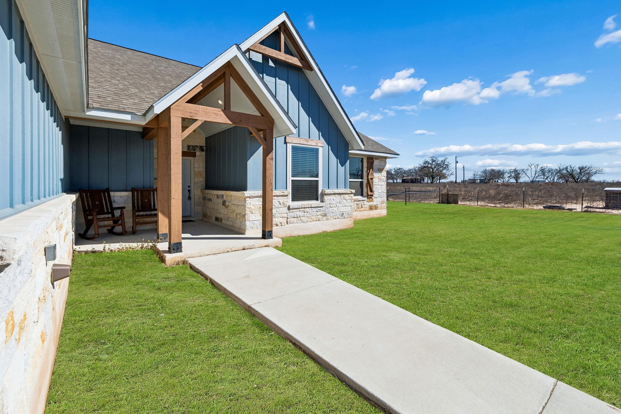 5476 County Road 427 Stockdale TX 78160
