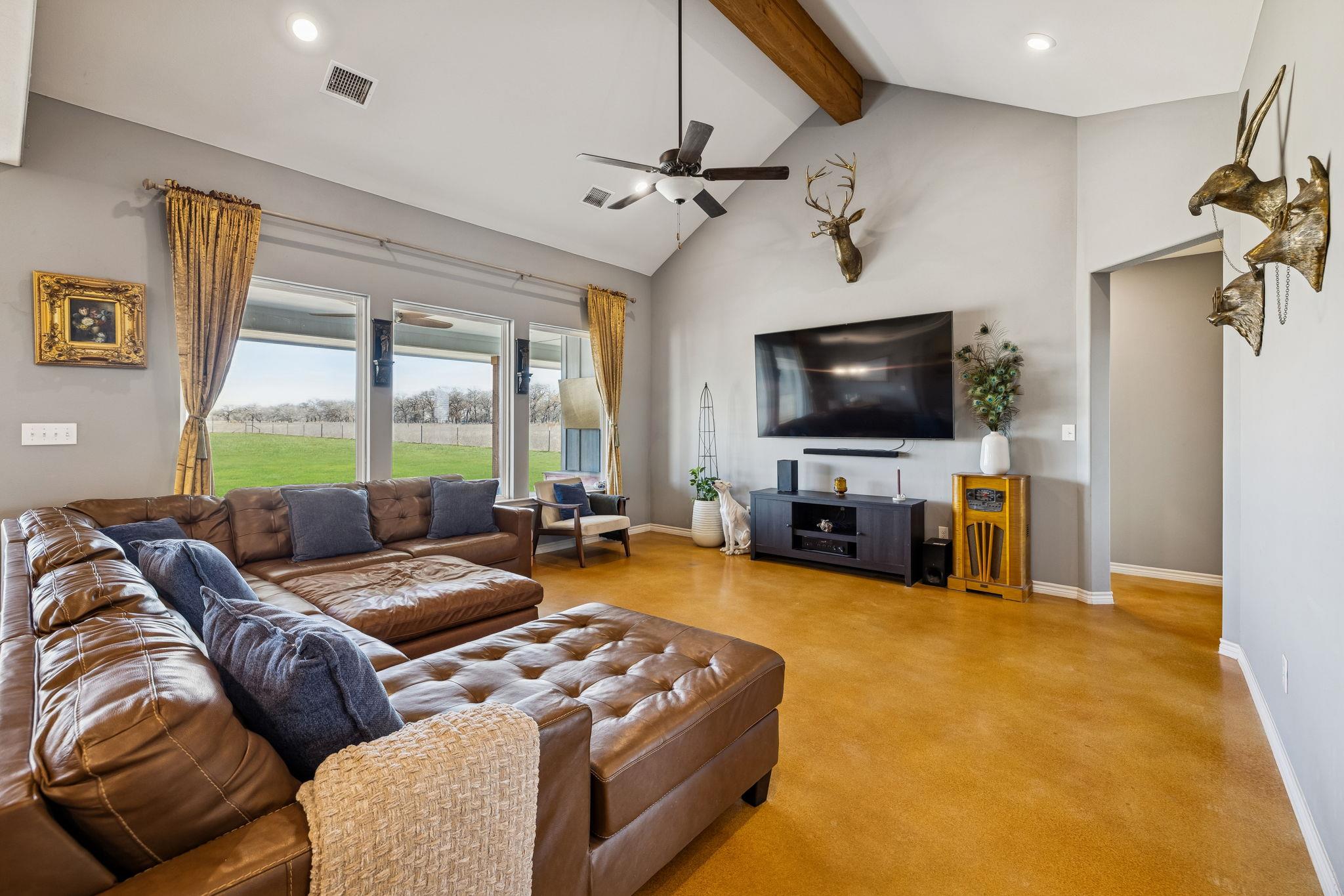 5476 County Road 427 Stockdale TX 78160