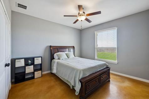 5476 County Road 427 Stockdale TX 78160
