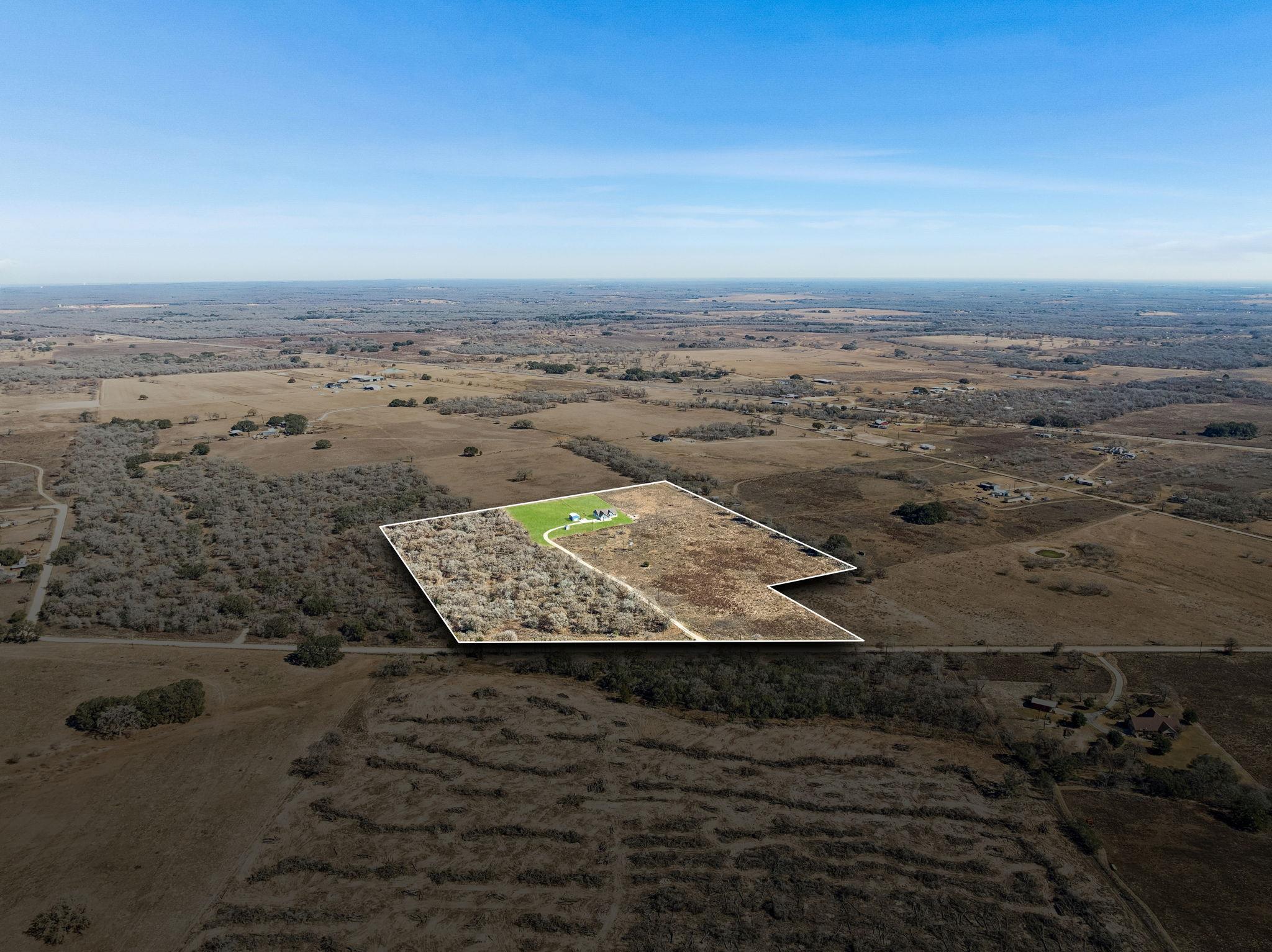 5476 County Road 427 Stockdale TX 78160