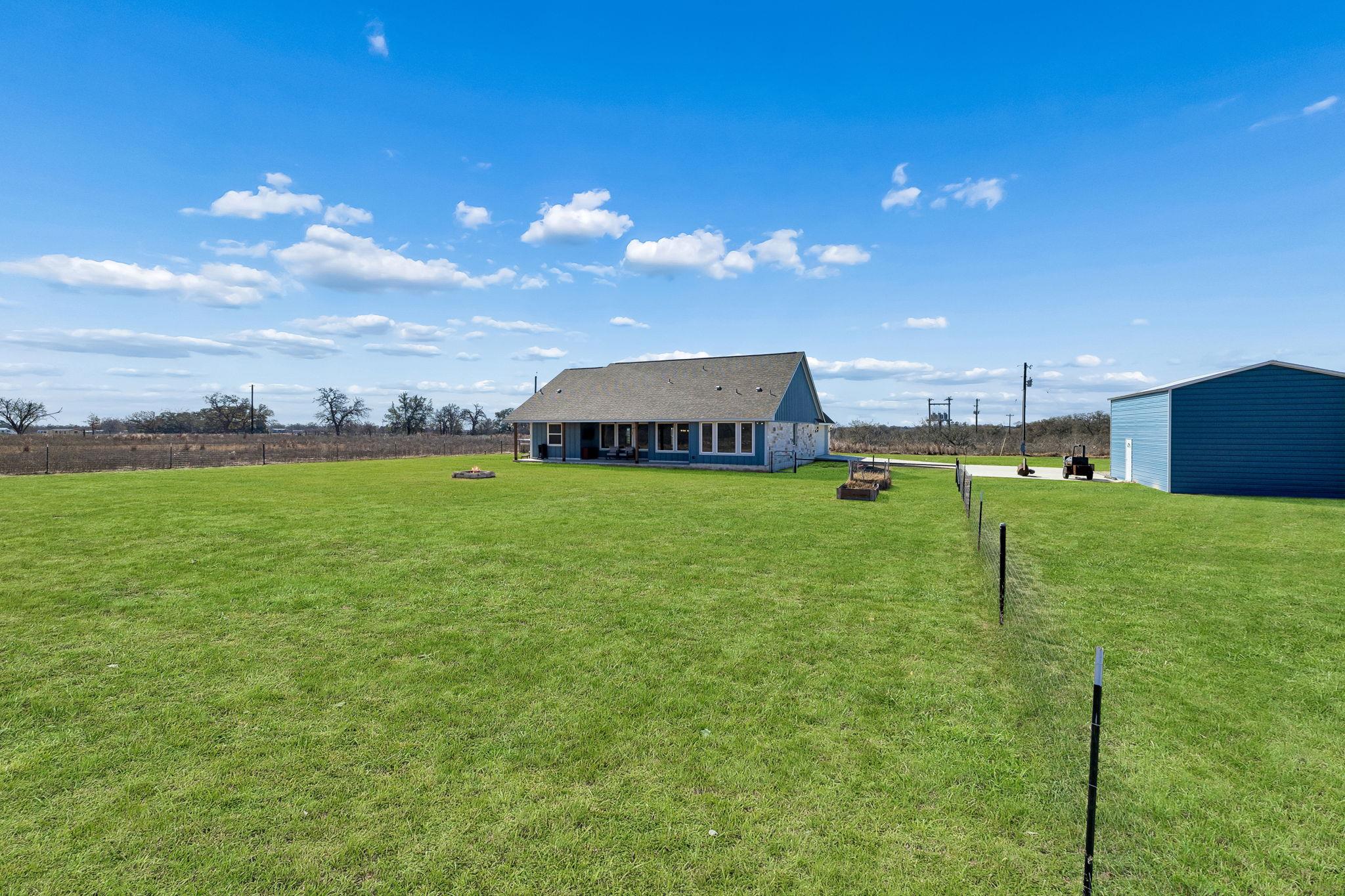 5476 County Road 427 Stockdale TX 78160