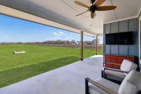 5476 County Road 427 Stockdale TX 78160