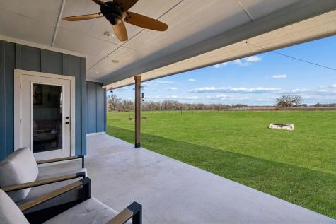 5476 County Road 427 Stockdale TX 78160