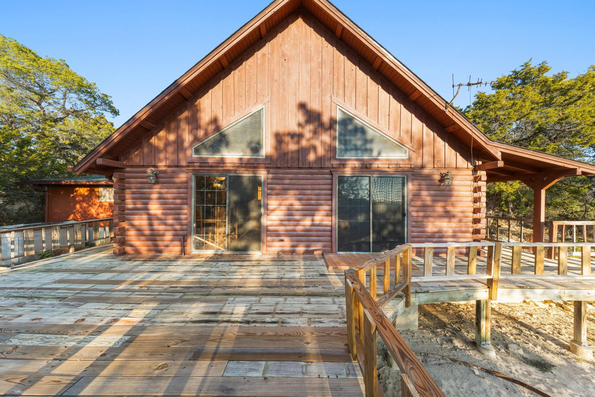 1045 Bellewood Canyon Lake TX 78133
