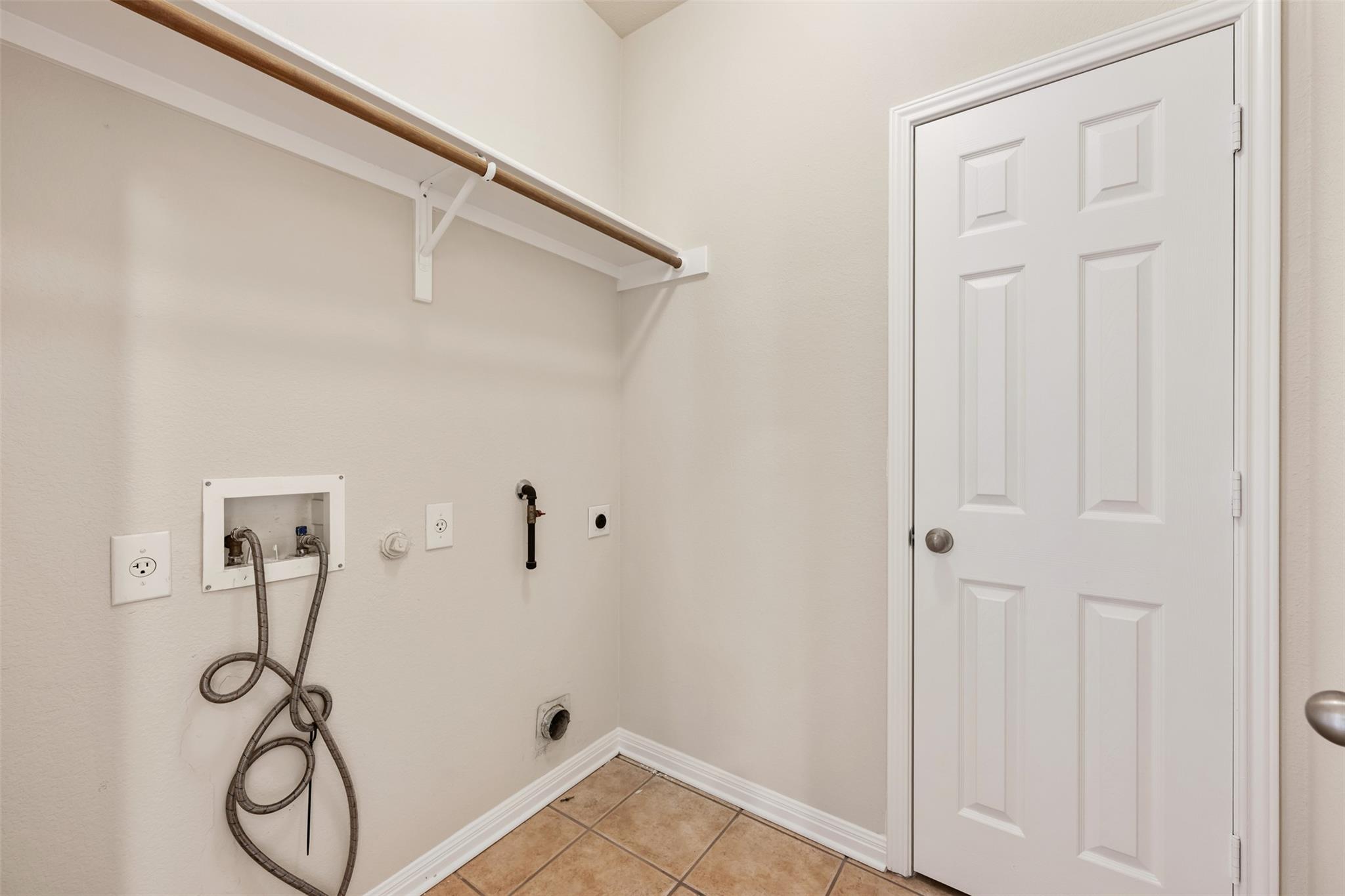 6825 Hansa Loop Austin TX 78739