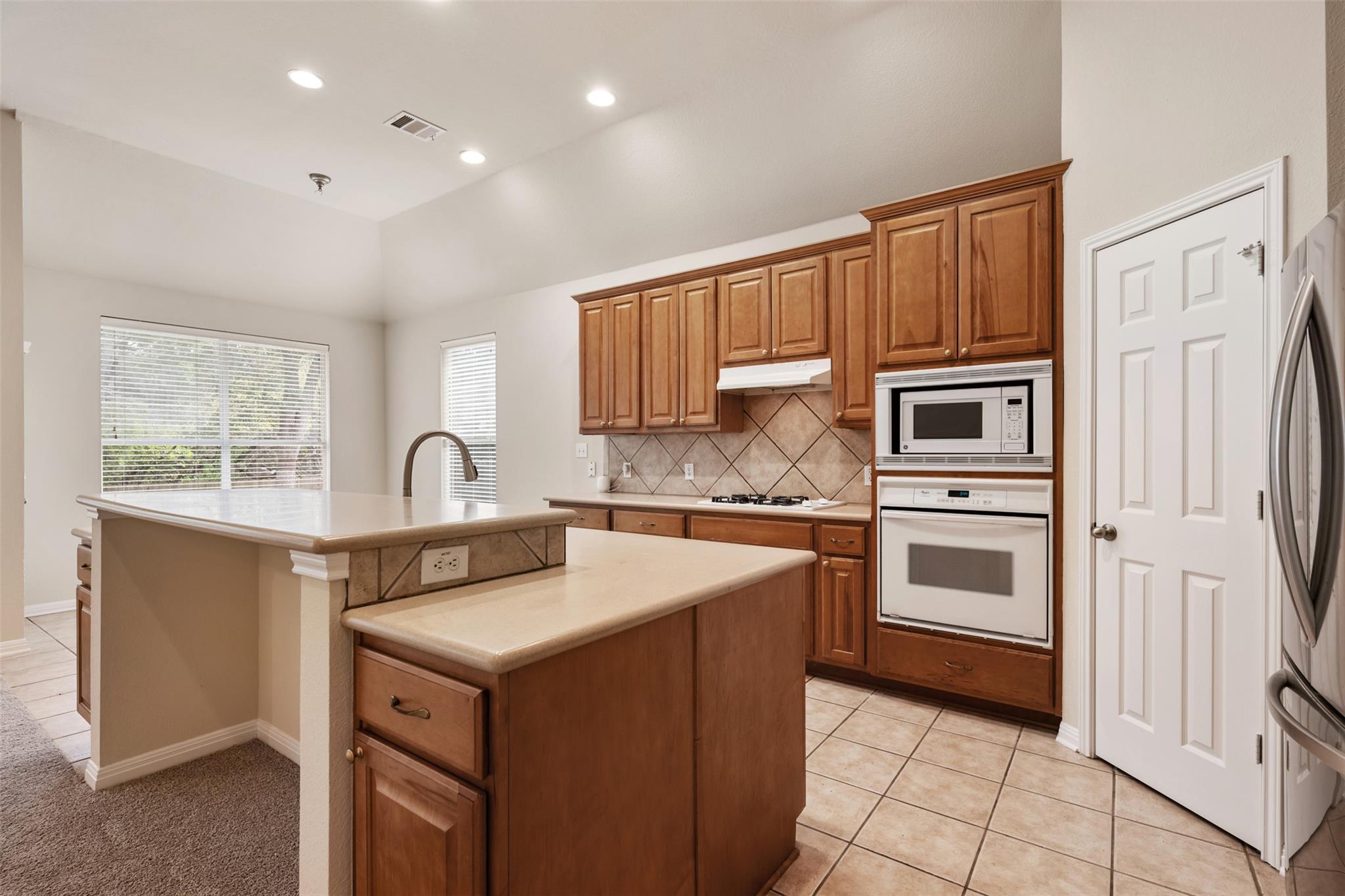 6825 Hansa Loop Austin TX 78739