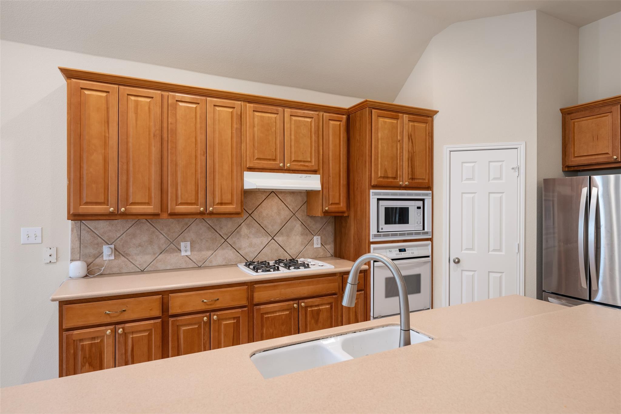 6825 Hansa Loop Austin TX 78739