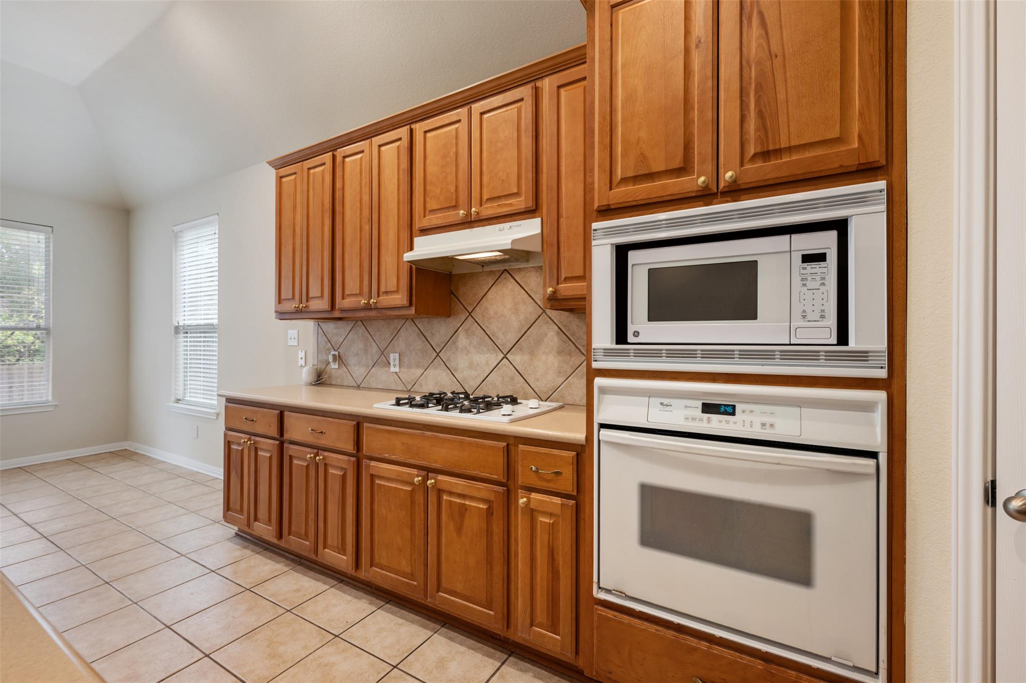 6825 Hansa Loop Austin TX 78739