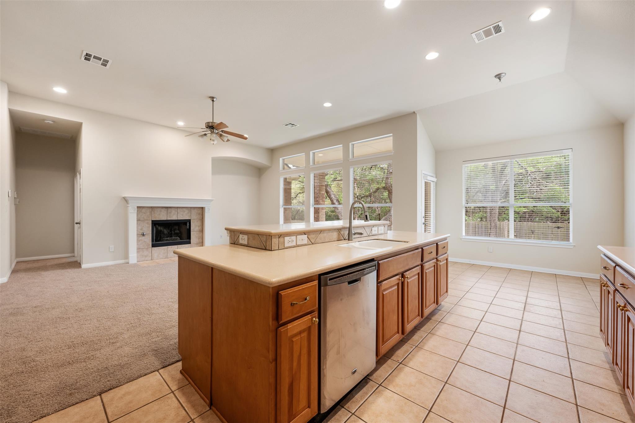 6825 Hansa Loop Austin TX 78739