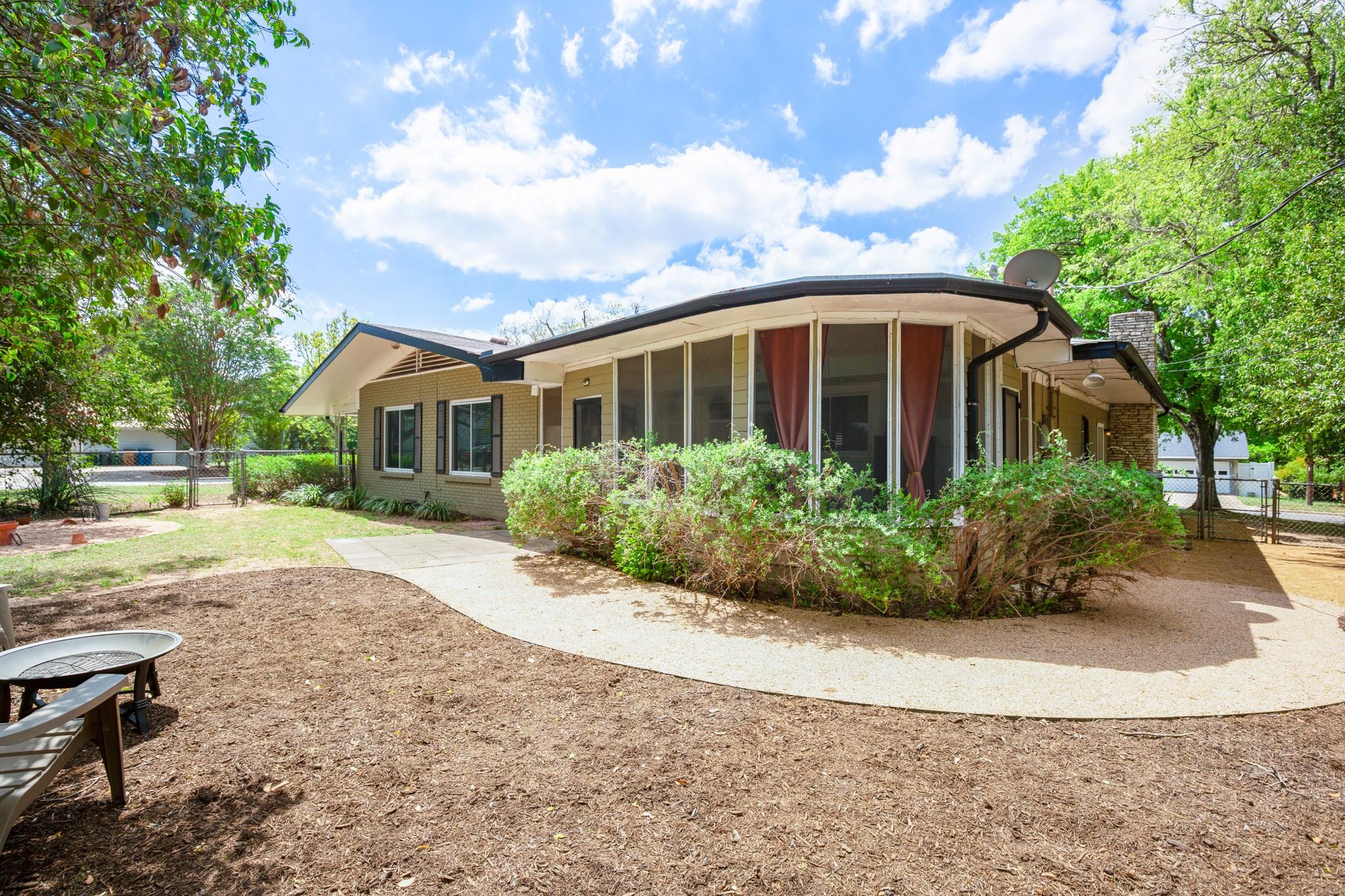 4702 Lasso Path Austin TX 78745