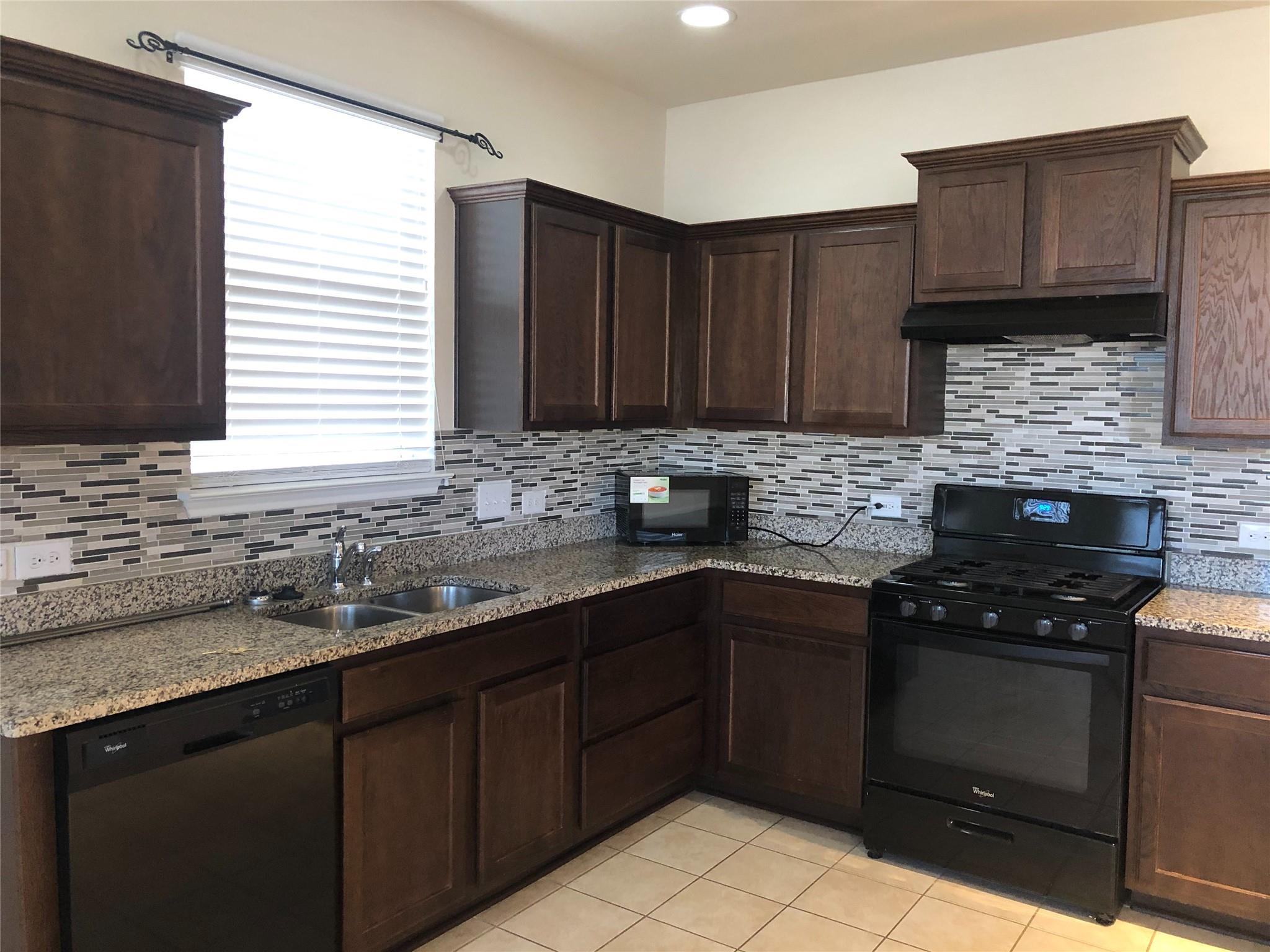 519 Twisted Oaks Lane Buda TX 78610