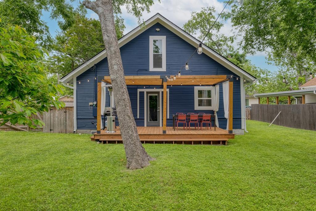 1012 Speegle Street Taylor TX 76574