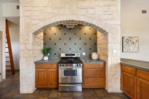 101 Maheo Way Dripping Springs TX 78620
