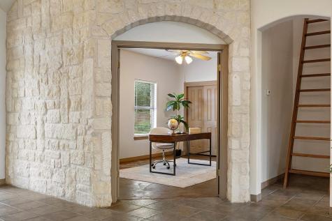 101 Maheo Way Dripping Springs TX 78620