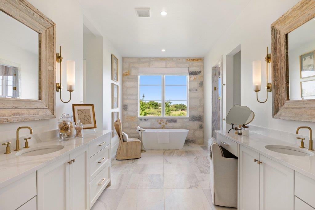 27031 Haynie Flat Road Spicewood TX 78669