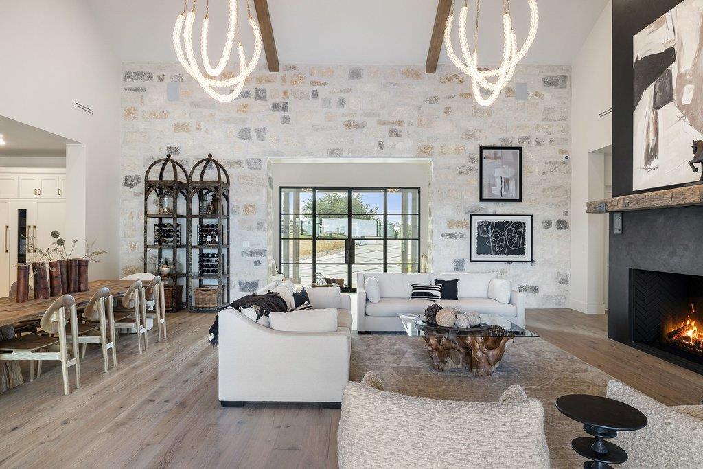 27031 Haynie Flat Road Spicewood TX 78669