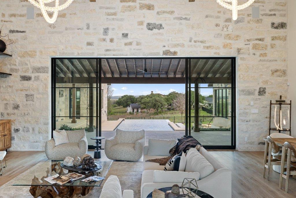 27031 Haynie Flat Road Spicewood TX 78669