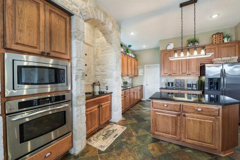 108 High Plains Trail Spicewood TX 78669