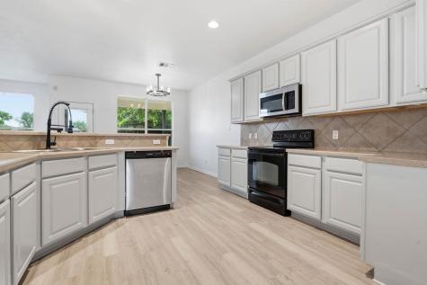 2003 Cockrill Cove Hutto TX 78634