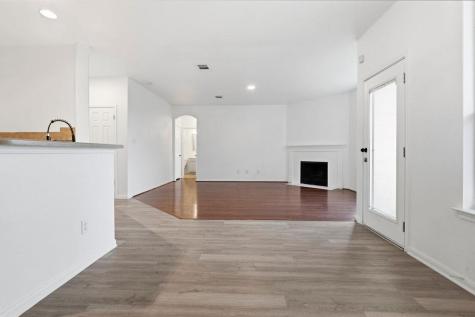 2003 Cockrill Cove Hutto TX 78634