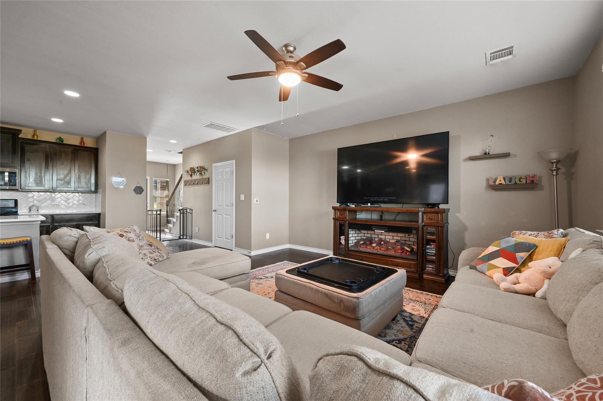 160 Thornless Circle Buda TX 78610
