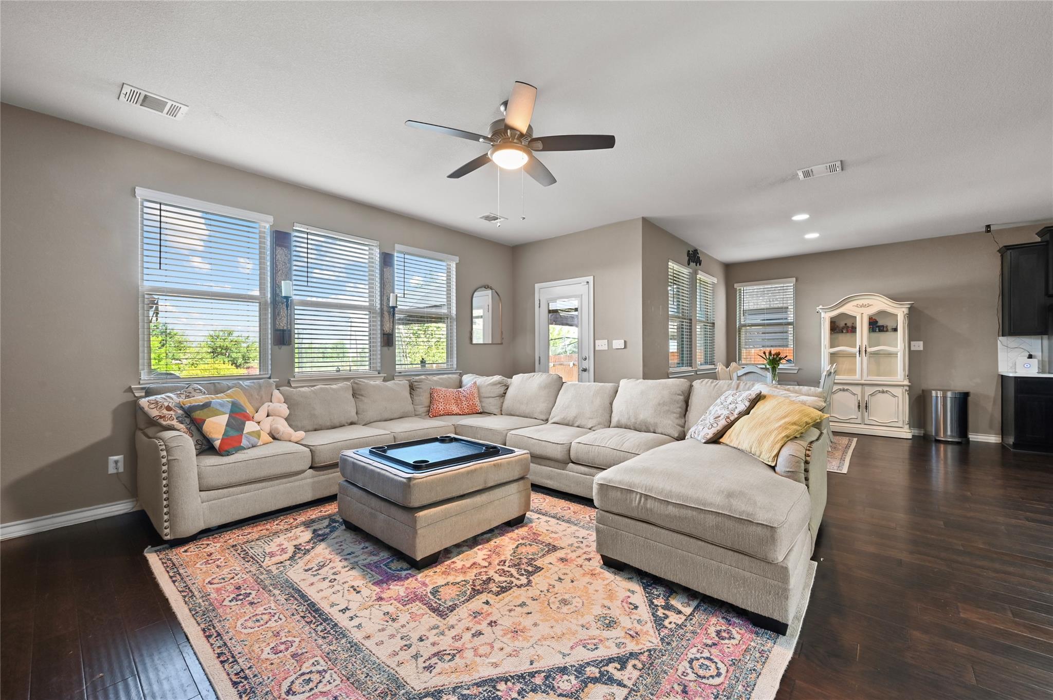 160 Thornless Circle Buda TX 78610