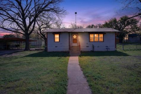 707 Brown Street Lampasas TX 76550