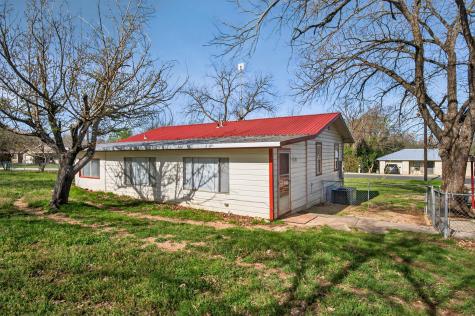 707 Brown Street Lampasas TX 76550