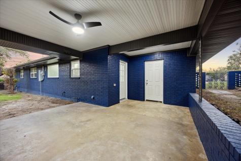 1305 W 1st Street Lampasas TX 76550