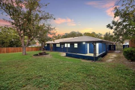 1305 W 1st Street Lampasas TX 76550