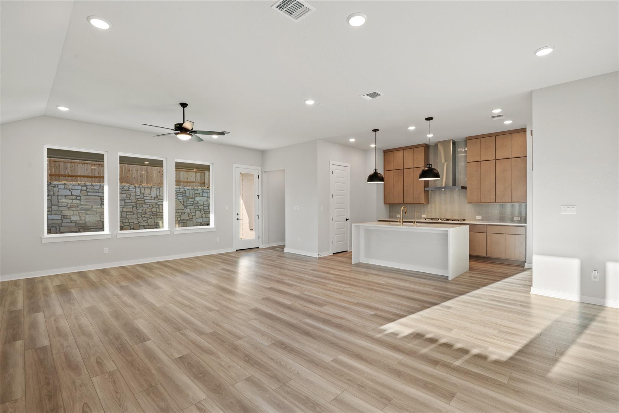 113 Mcdougall Pass Liberty Hill TX 78642
