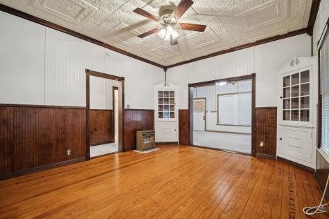 611 N Main Street Elgin TX 78621