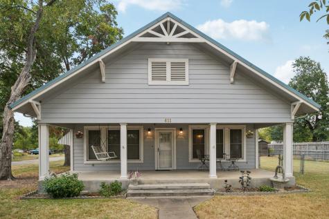 611 N Main Street Elgin TX 78621