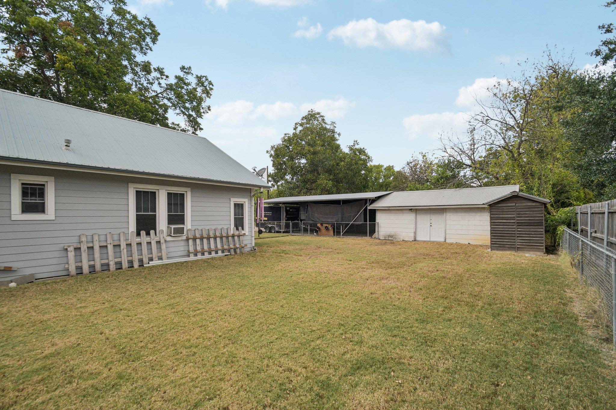 611 N Main Street Elgin TX 78621