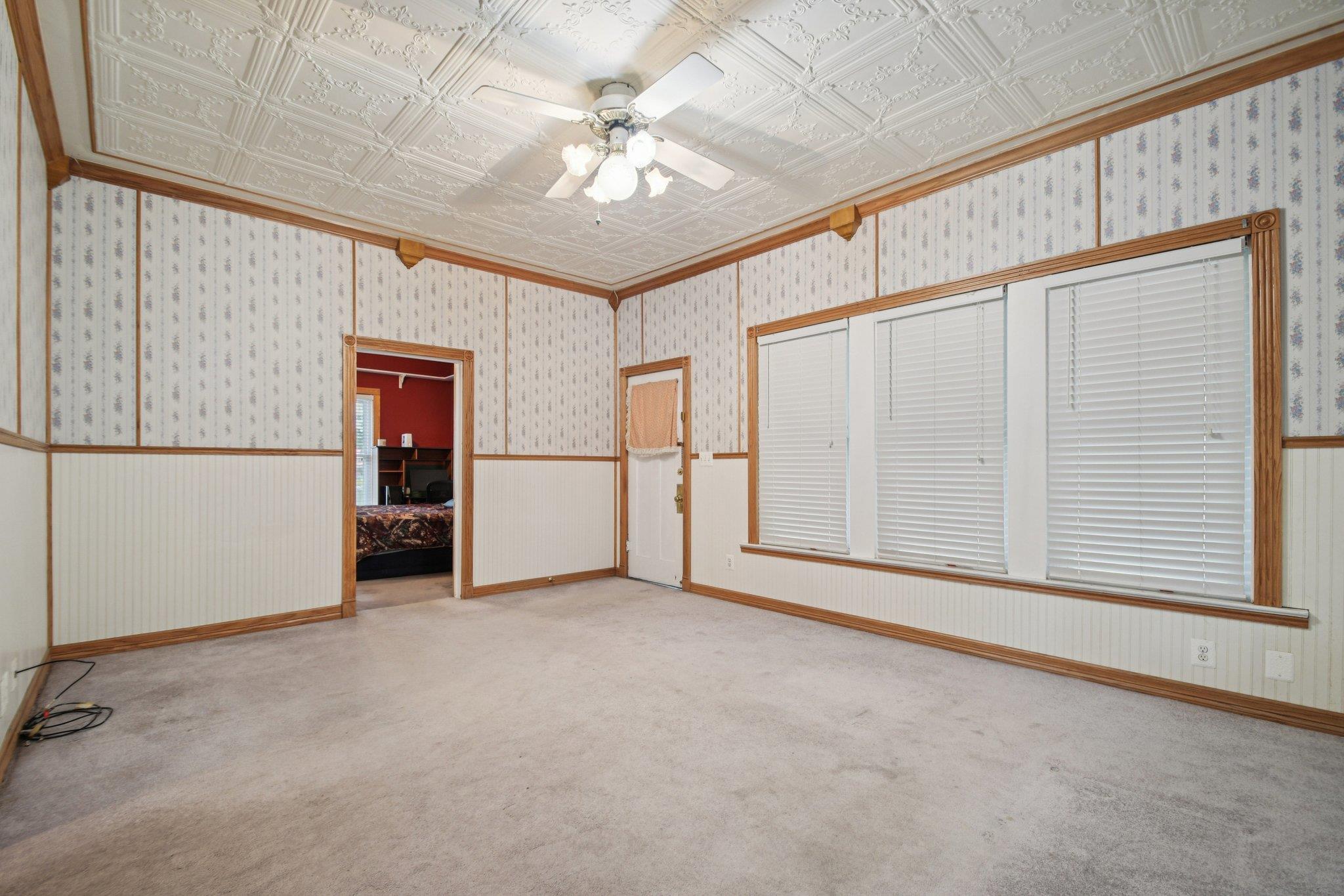 611 N Main Street Elgin TX 78621