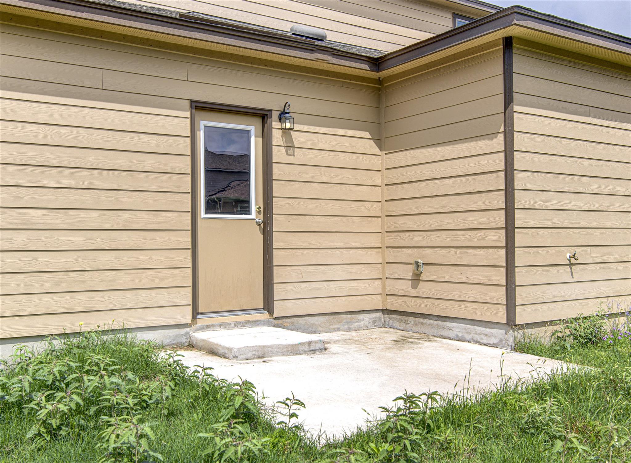 1916 Dragonfly Loop Bastrop TX 78602