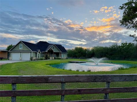 2015 Skrivanek Road Sealy TX 77474