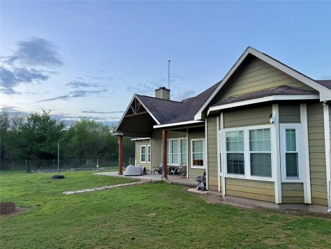 2015 Skrivanek Road Sealy TX 77474